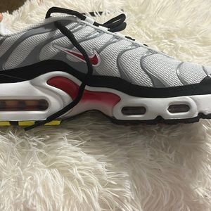 brand new nike air max plus